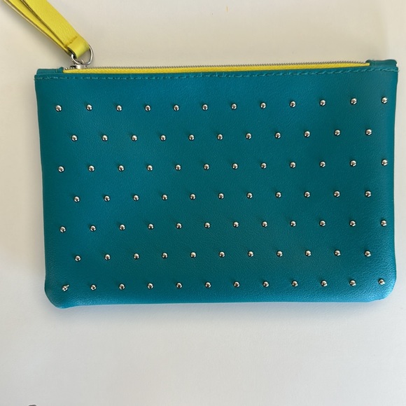 Purse bundle! - Picture 2 of 8